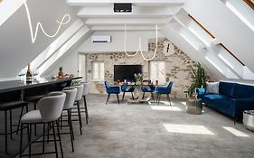 Coco Chanel Boutique Apartment By Goodnite Cz
